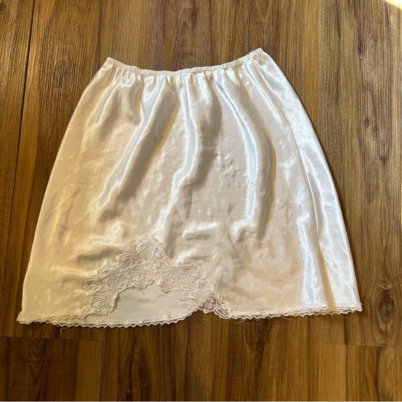 Victoria’s Secret white slip skirt size large 90s gold label - Picture 1 of 5